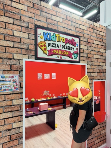 KidTropolis Pizza & Bakery Shop