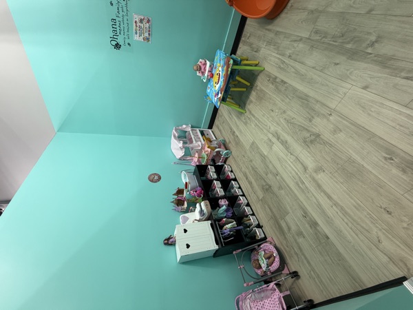 Interactive Activity & Craft Lounge
